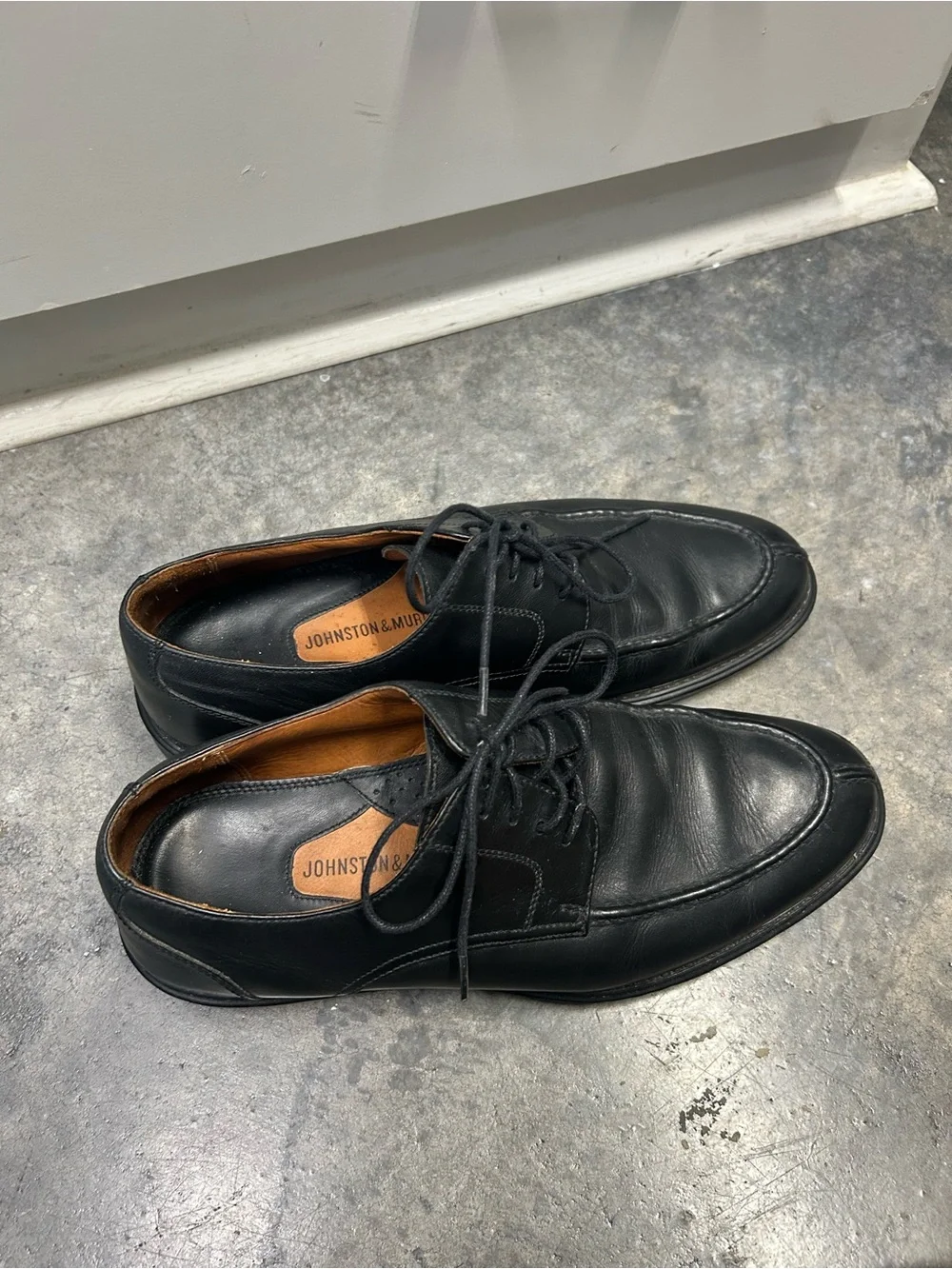 Johnston & Murphy Black Leather Lace-Up Oxfords